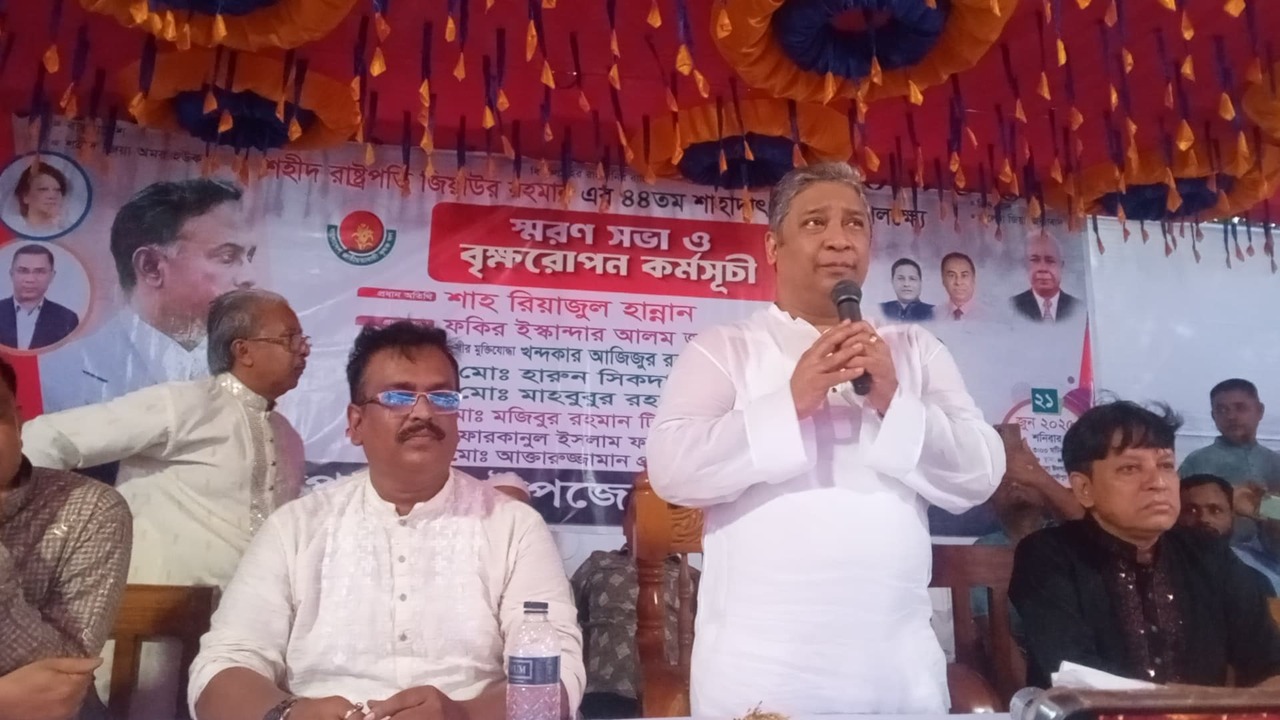 বিএনপির হাতে মানুষ হত্যার রক্ত নেই : রিয়াজুল হান্নান বিএনপির হাতে মানুষ হত্যার রক্ত নেই : রিয়াজুল হান্নান