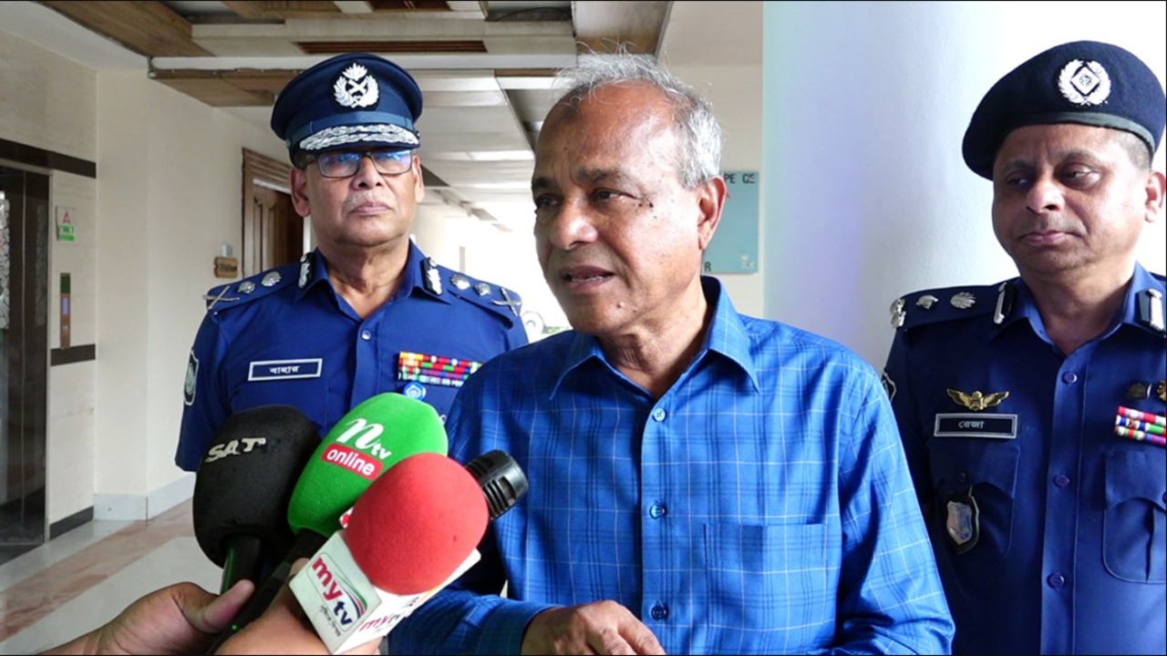 প্রধান নির্বাচন কমিশনার হাবিবুল আউয়াল গ্রেফতারের খবর সঠিক নয় : স্বরাষ্ট্র উপদেষ্টা
