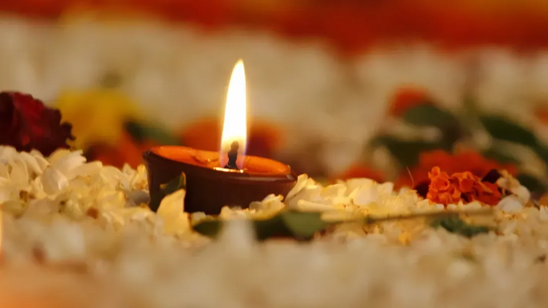 বিধর্মীদের উৎসব বা হিন্দুদের পূজায় শুভেচ্ছা জানানো হারাম