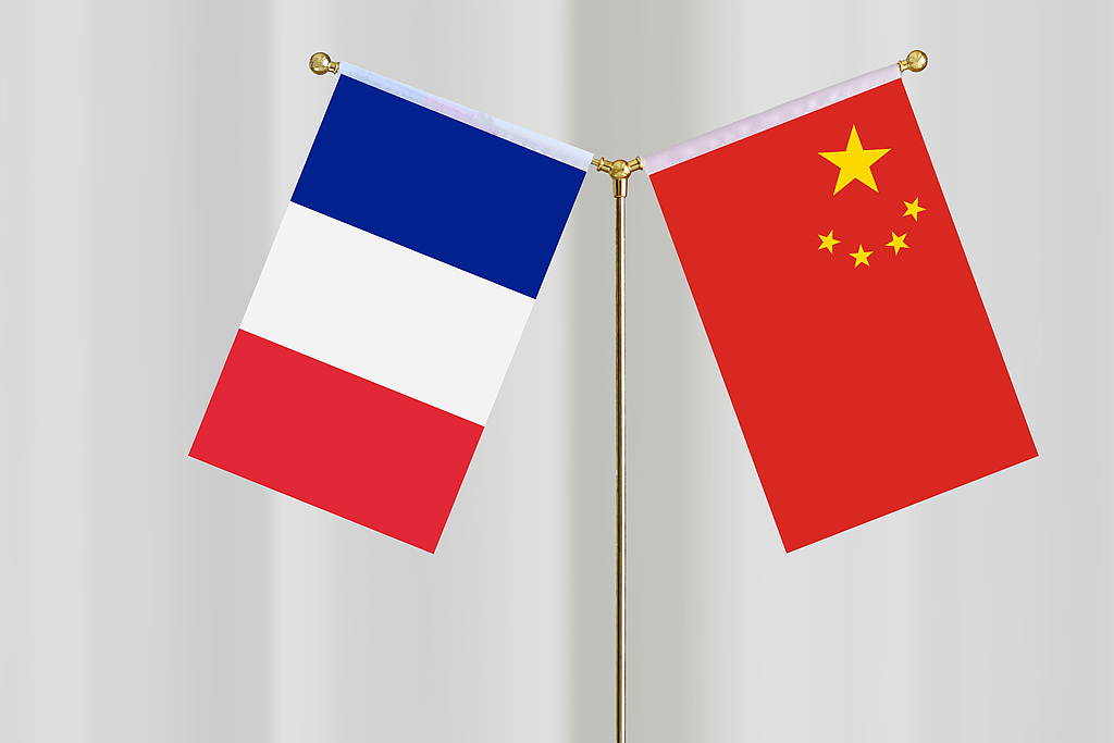 ওয়াং ই-র সঙ্গে ফরাসি প্রেসিডেন্টের বিদেশবিষয়ক উপদেষ্টার ফোনালাপ