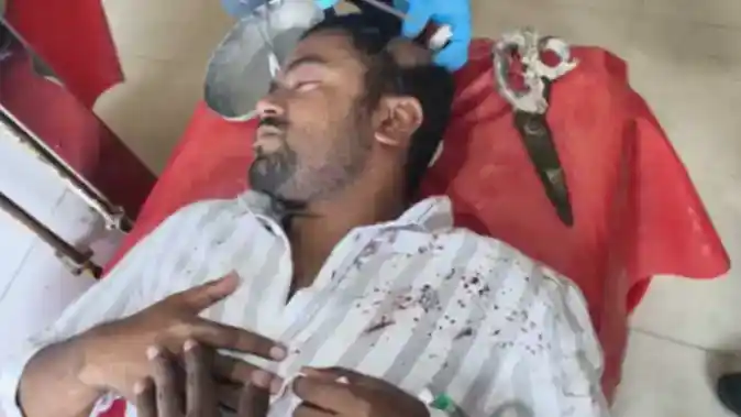 খাজা ইউনুস আলী বিশ্ববিদ্যালয়ে সহিংসতা : শিক্ষক–শিক্ষার্থী আহত