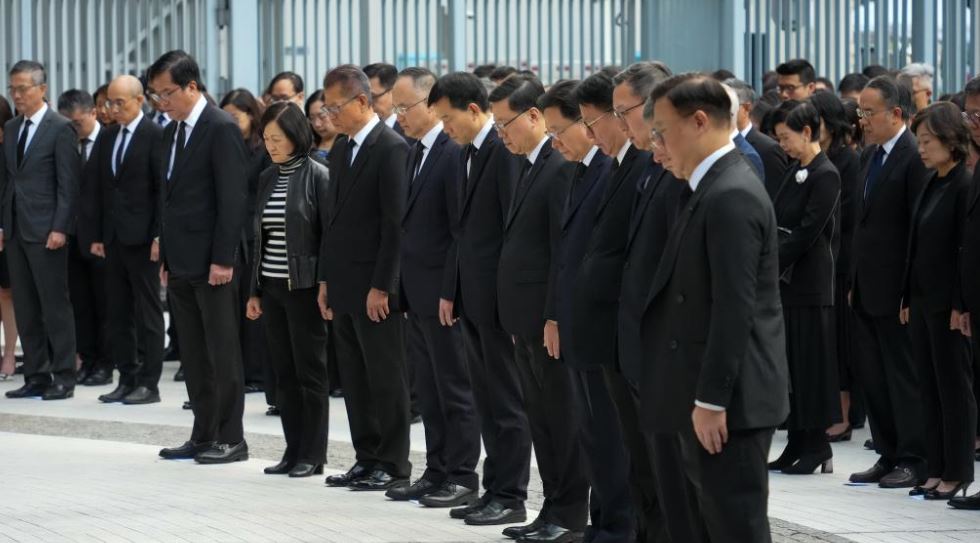 হংকংয়ে অগ্নিকাণ্ডে নিহতদের স্মরণে শোকসভা