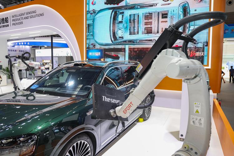অটোমোবাইল শিল্পকে এগিয়ে নিতে এবার স্মার্ট গাড়ি তৈরি করবে চীন