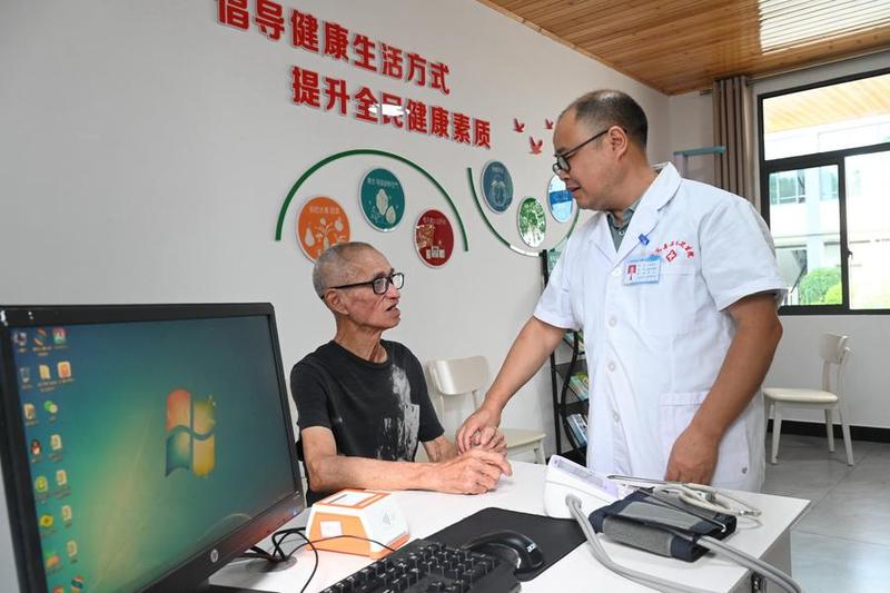 গড় আয়ু বাড়াতে যা যা করবে চীন