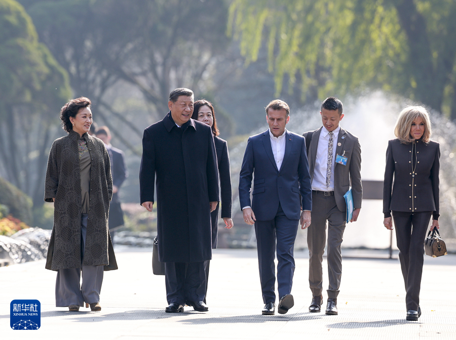 চীন-ফরাসি প্রেসিডেন্টদ্বয়ের বন্ধুত্বপূর্ণ বিনিময়