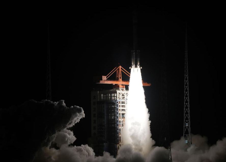 ইন্টারনেট স্যাটেলাইটগুচ্ছ উৎক্ষেপণ করল চীন