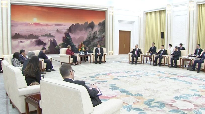 আইএমএফের সাথে সহযোগিতা আরও গভীর করার আহ্বান জানালেন চীনের উপ-প্রধানমন্ত্রী