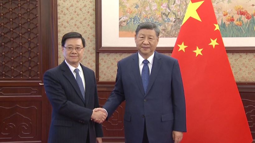 হংকং বিশেষ প্রশাসনিক অঞ্চলের প্রধান নির্বাহীর কাছ থেকে প্রতিবেদন শুনলেন সি চিনপিং