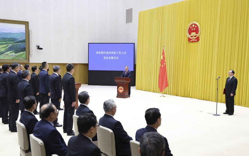 সংবিধানের প্রতি আনুগত্যের শপথ নিলেন চীনের ৪৭ জন ঊর্ধ্বতন সরকারি কর্মকর্তা