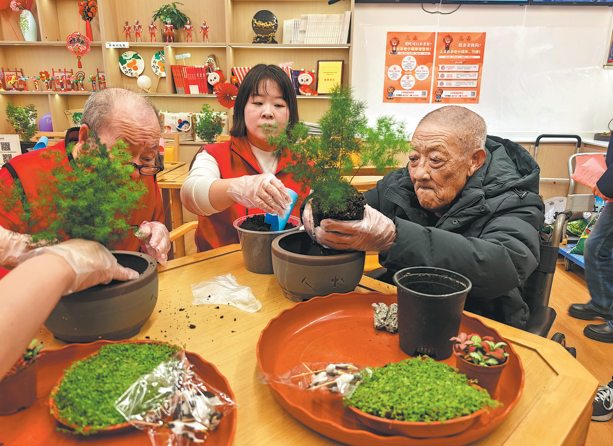 বার্ধক্যকে সম্ভাবনায় রূপ দেওয়ার পথে চীন