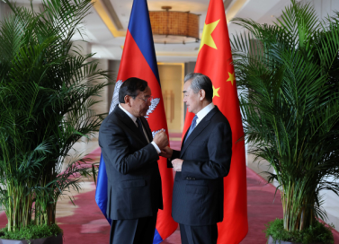 চীন ও কম্বোডিয়ার পররাষ্ট্রমন্ত্রীদ্বয়ে বৈঠক অনুষ্ঠিত