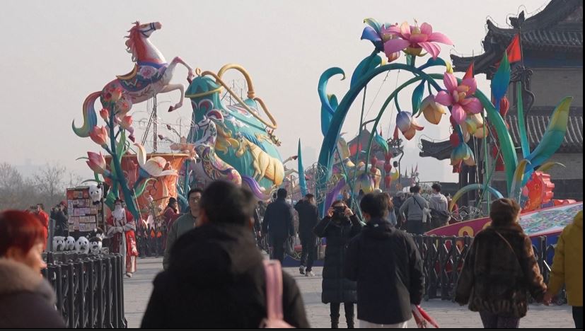 নববর্ষকে সামনে রেখে চীনজুড়ে ছড়িয়ে পড়েছে উৎসবের আমেজ