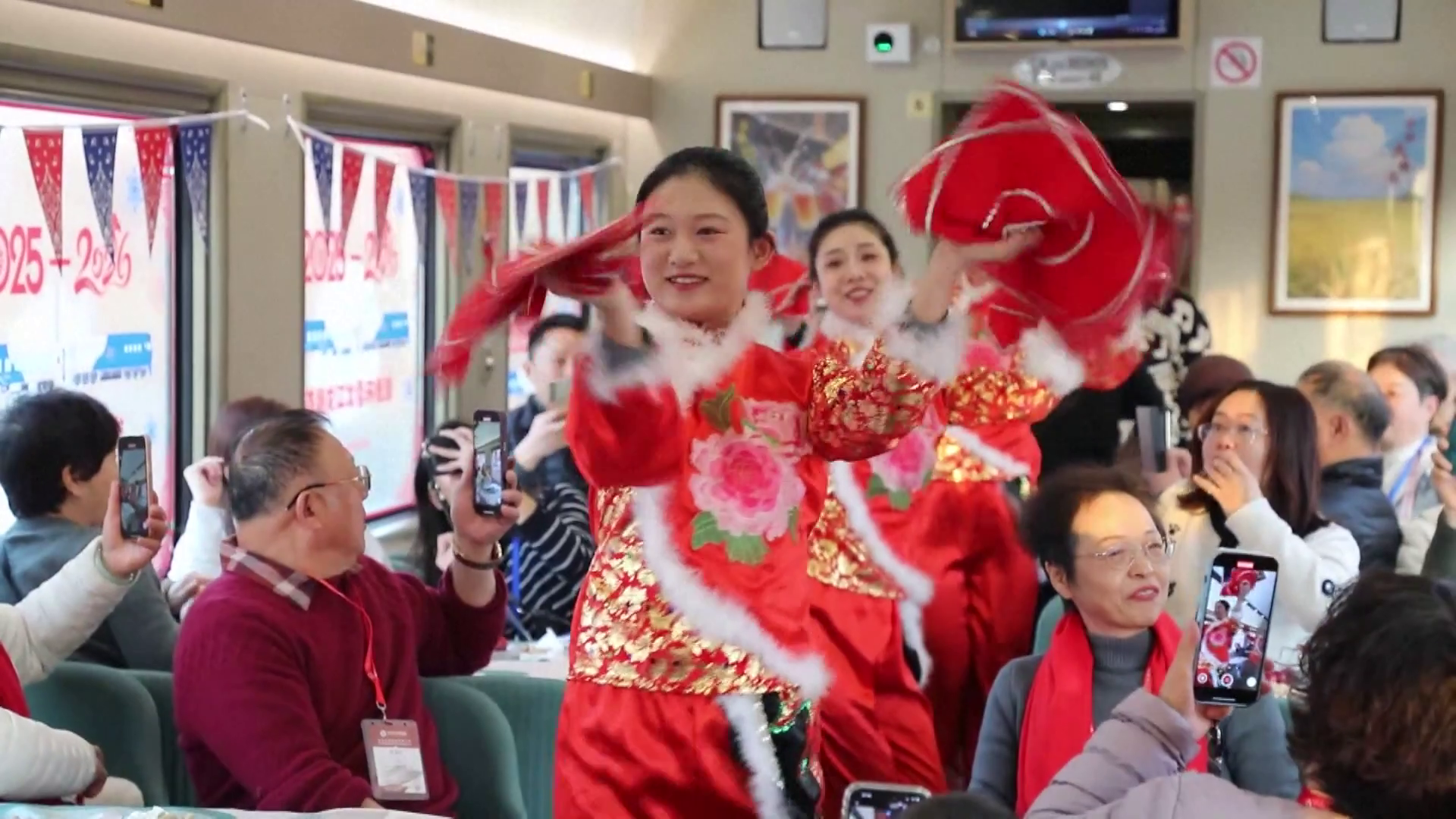 নববর্ষে রেকর্ডের গড়ার অপেক্ষায় চীনের রেলযাত্রী