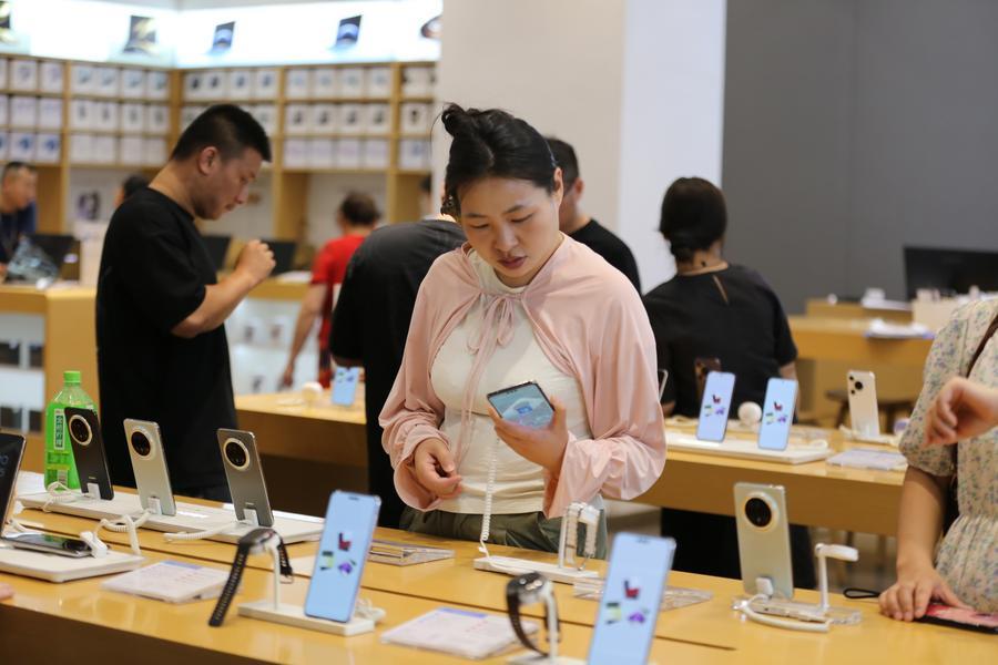 চীনে ট্রেড-ইন কর্মসূচিতে ভোক্তাপণ্যের বিক্রি ২.৬ ট্রিলিয়ন ইউয়ান ছাড়াল