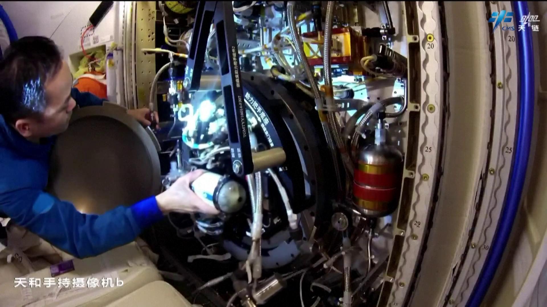 থিয়ানকংয়ে শেনচৌ-২১ নভোচারীদের সাম্প্রতিক যত গবেষণা