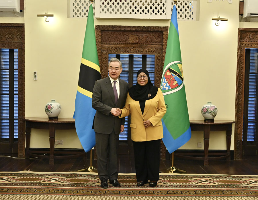 তানজানিয়ার প্রেসিডেন্টের সঙ্গে চীনা পররাষ্ট্রমন্ত্রীর সাক্ষাৎ