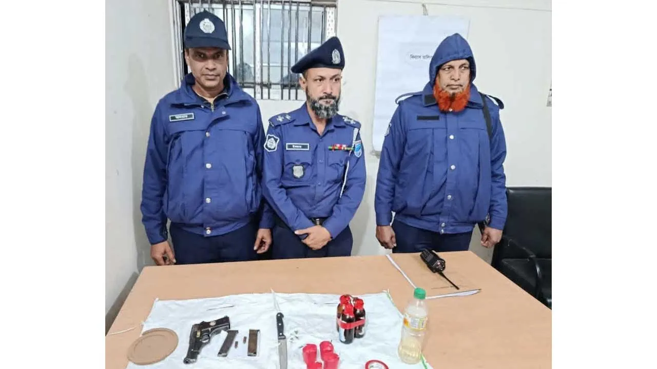 কাপাসিয়ায় যৌথবাহিনীর অভিযানে আগ্নেয়াস্ত্র ও পেট্রোল বোমা উদ্ধার