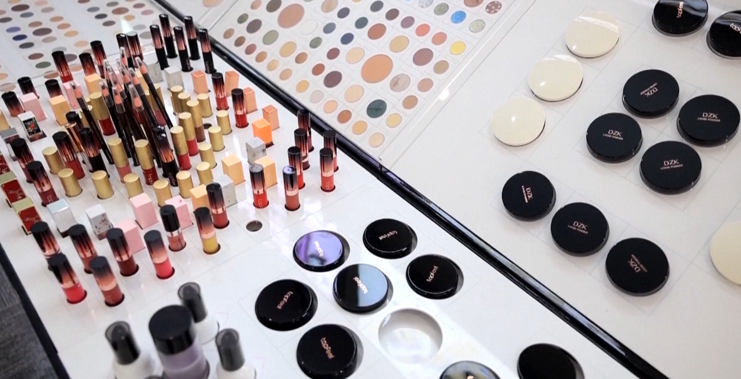 চীনের প্রসাধনী বাজার ১ ট্রিলিয়ন ইউয়ান ছাড়িয়েছে