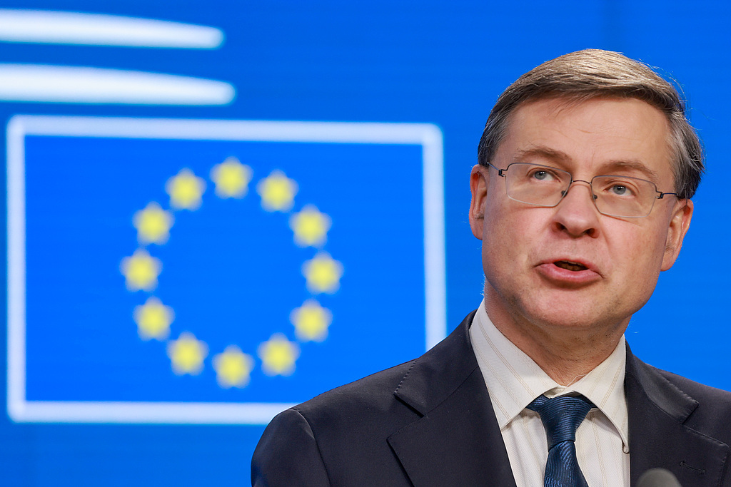 ইউরোপে জ্বালানি সংকট ও উচ্চ মূল্যস্ফীতি, স্থবিরতার আশঙ্কা