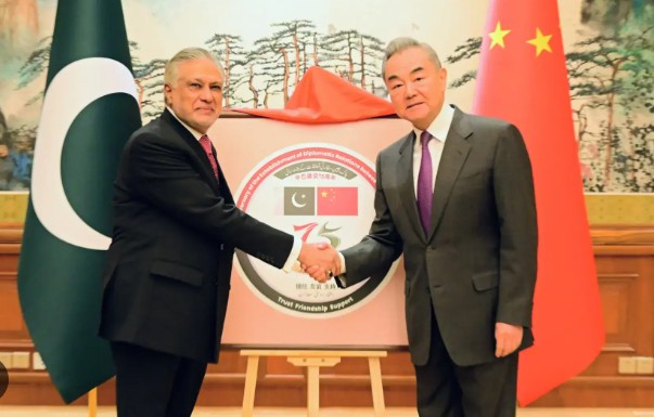 যুক্তরাষ্ট্র-ইসরায়েল ও ইরানের যুদ্ধবিরতির জন্য চাপ দিতে সম্মত চীন-পাকিস্তান