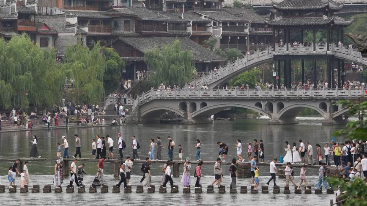 পর্যটক বাড়াতে ভর্তুকির ঘোষণা চীনের