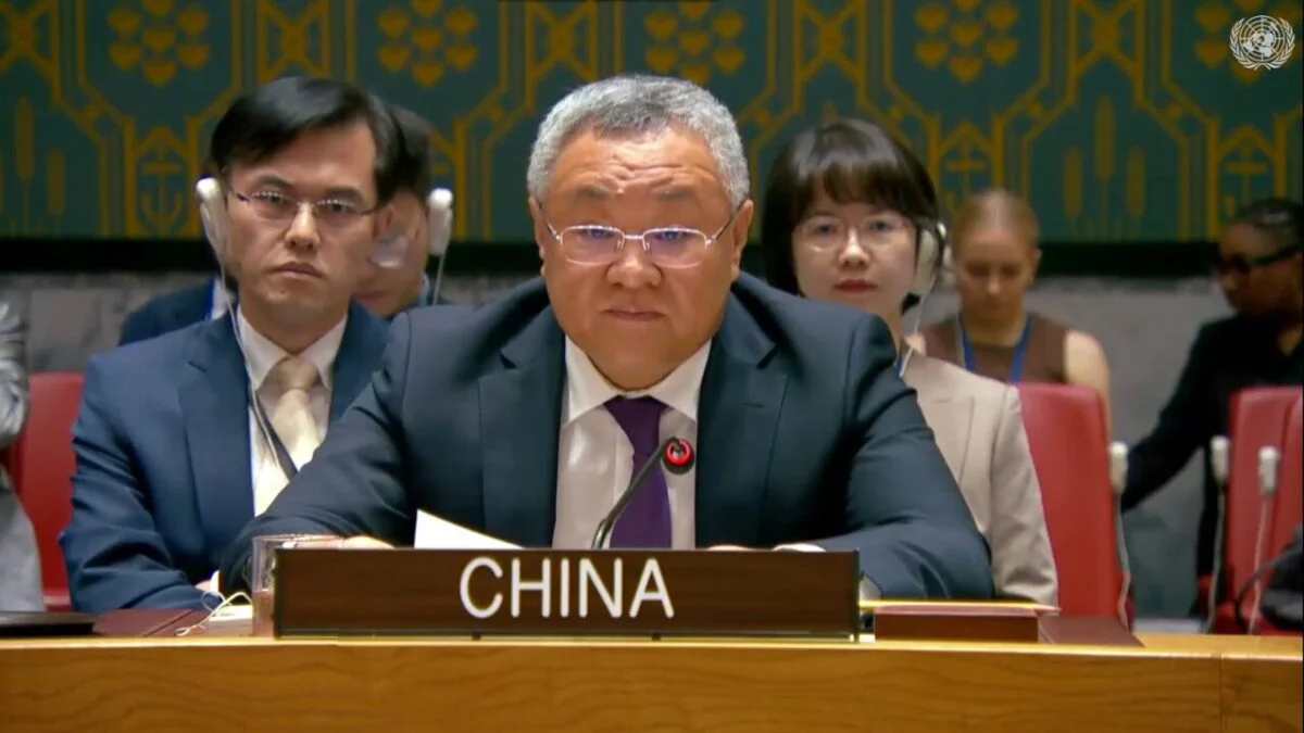 বিশ্বশান্তি রক্ষায় ইউরোপীয় ইউনিয়নের আরও জোরালো ভূমিকা চায় চীন