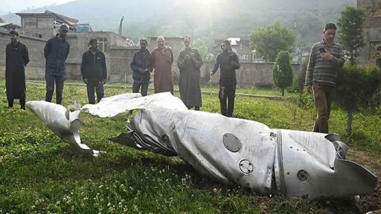 পাক-ভারত যুদ্ধের প্রথম রাতেই ৫টি ভারতীয় বিমান ভূপাতিত করেছে পাকিস্তান